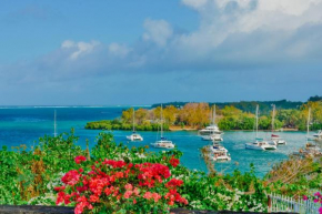 Boutique Villa on the Rocks with Stunning Sea Views, Infinity Pool & Private Sea